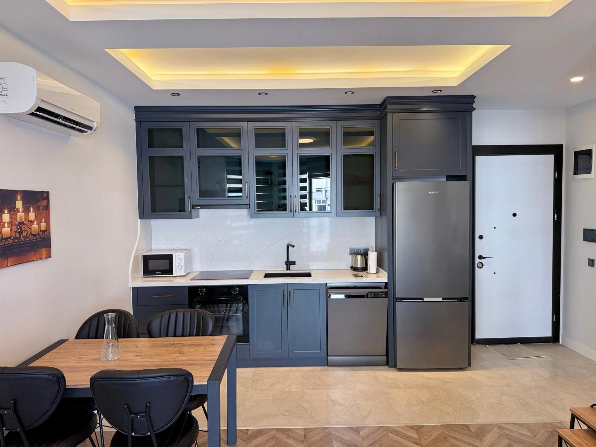 Sa Apartments! Sea View Beachfront Daire